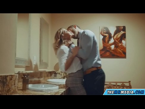 ❤️ Kapag ang isang busty blonde seduces sa isang pampublikong banyo ️ Russian porn sa porn tl.justindianpornx.ru ❌️